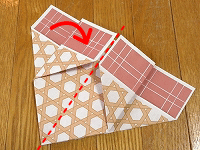 簡単　節分・豆入れ箱の折り方（９）もう片方も同じように折ります。